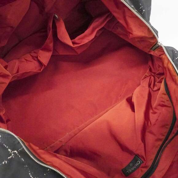 Chanel Boston Bag (Old Travel) Nylon Black for Men and Women - Picture 4 of 16